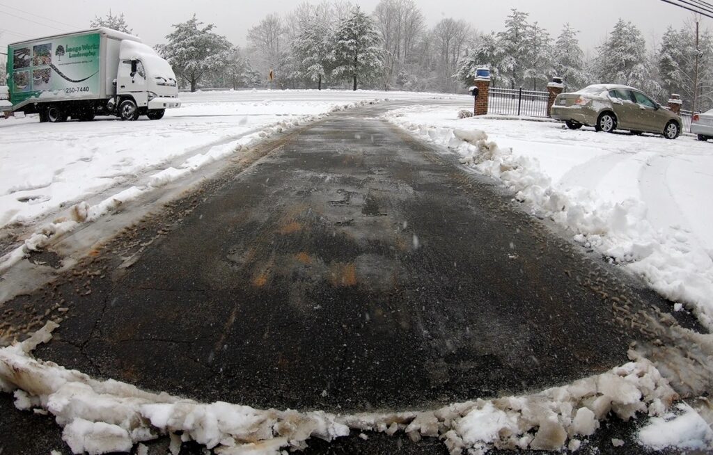 snow_plowing_service